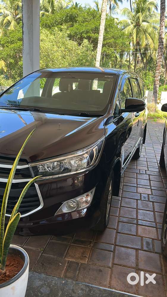 Toyota innova crysta 2.4 gx