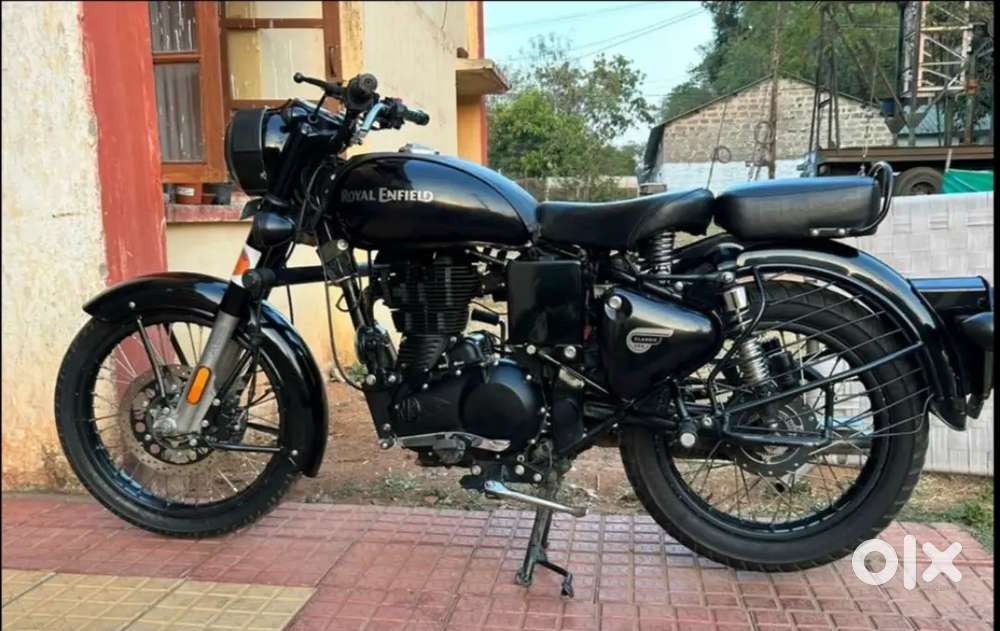 Royal Enfield Classic 350 with best condition like new.