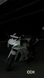 Yamaha R15 v4 white may 2025 model for sale