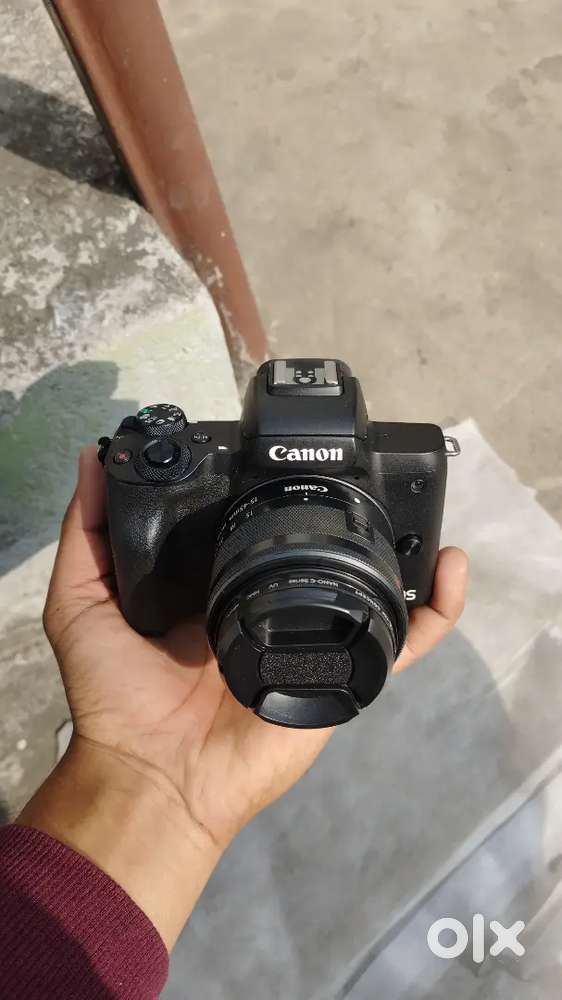 Canon EOS M50 15-45MM  IN MINT CONDITION