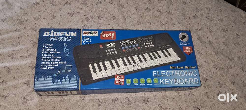 Piano with mike + 8 tones piano,violin,banjo,music box,trumpet etc