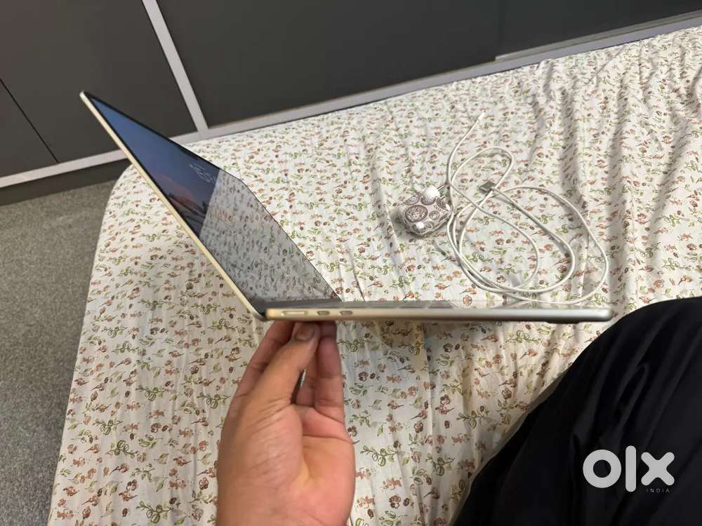 Apple M2 8GB 256 SSD