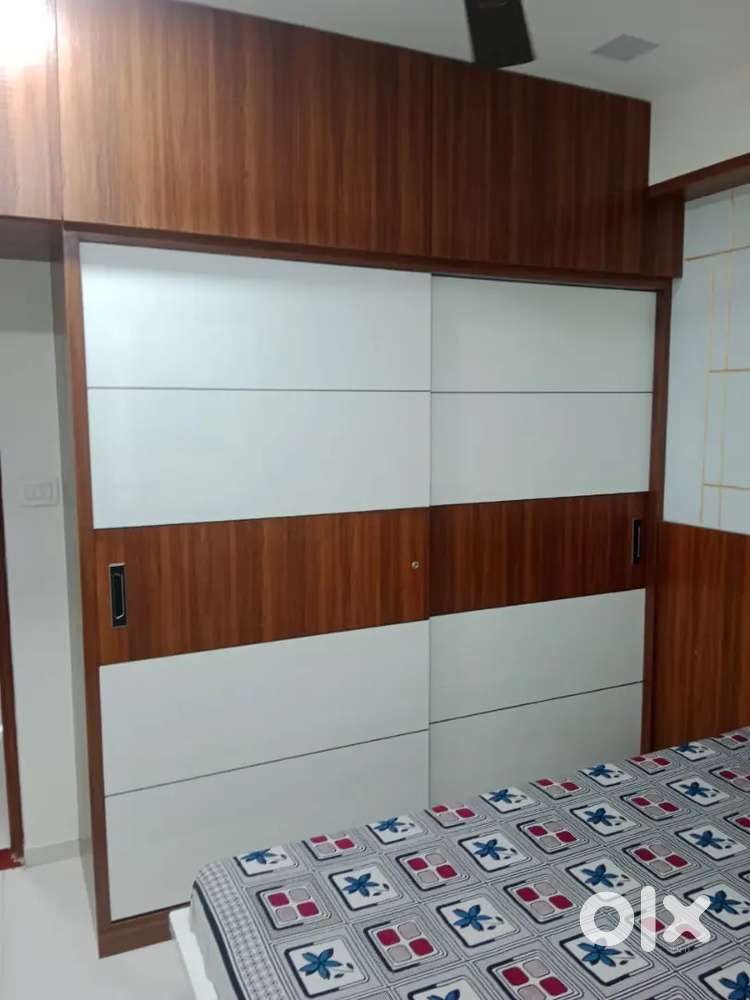 फलेट ओफिस बंगलो में वुडन फर्नीचर ऐंड ओल वकॅ समाधानद