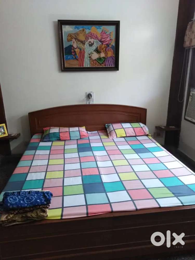 Centrally located..near market ..43 bus stand