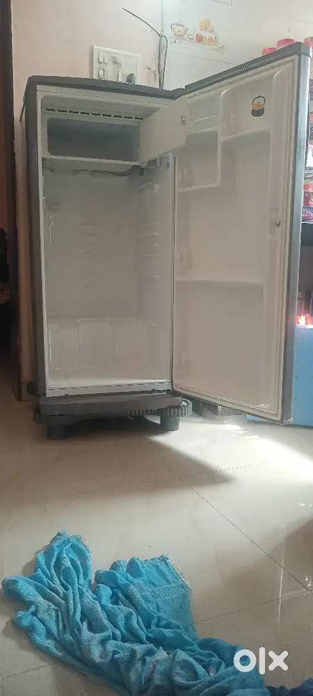 LG FRIDGE single door
