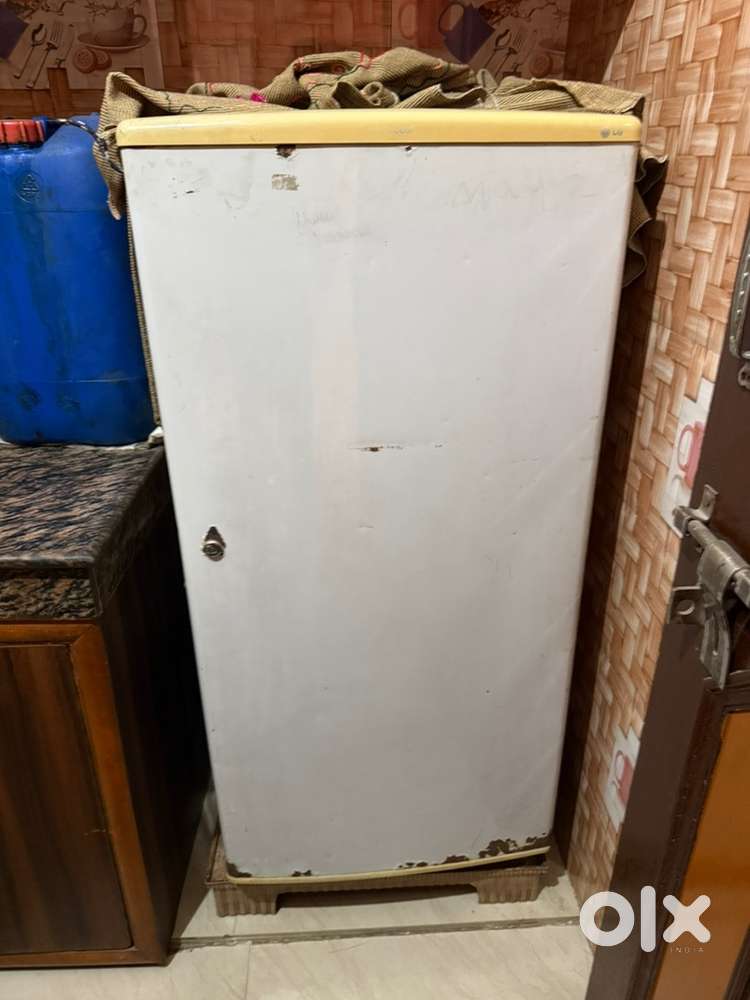 Single door fridge