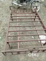 લોખંડ બેડ જૂની