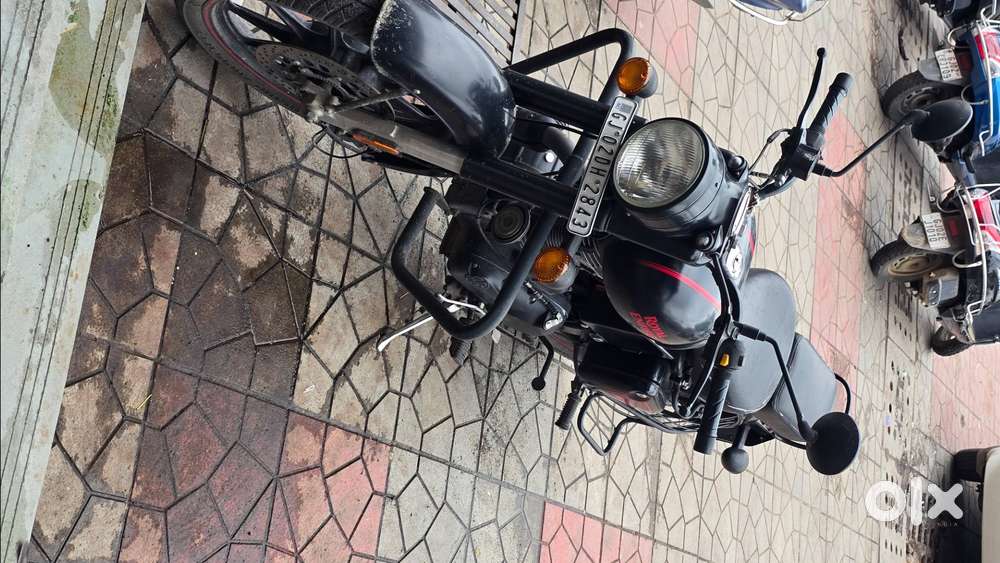 Classic 350 bs6 Stealth Black