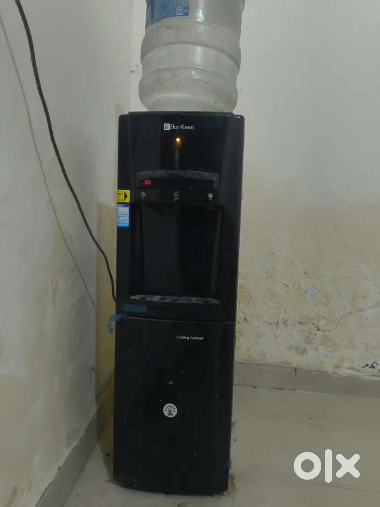 Water Dispenser with mini refrigerator