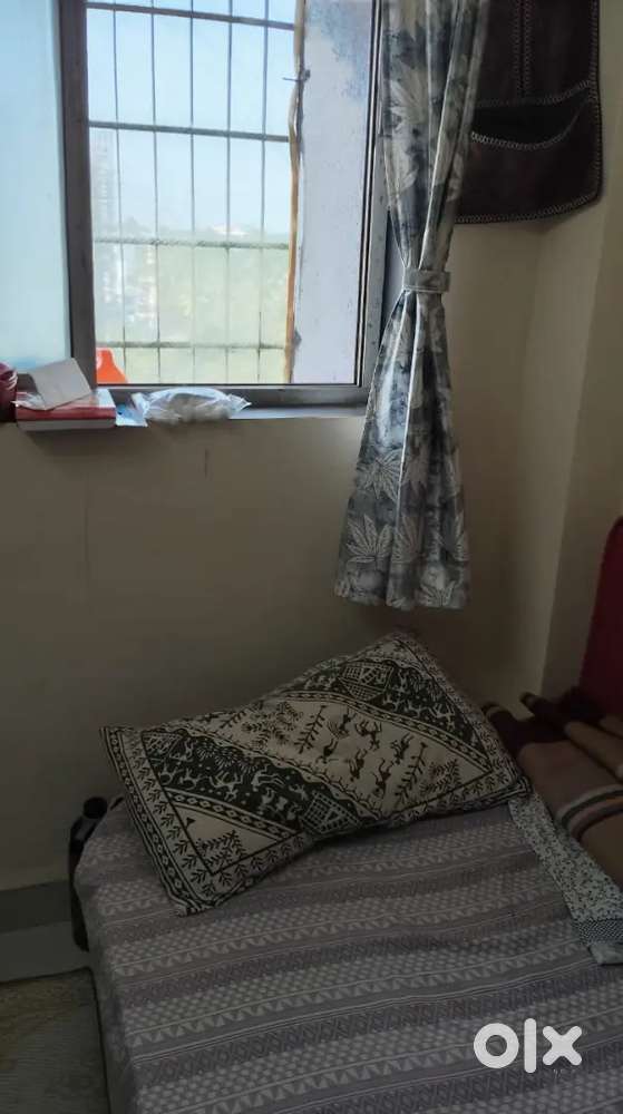 Need pg for our one room kitchen near juhu circle, andheri west.