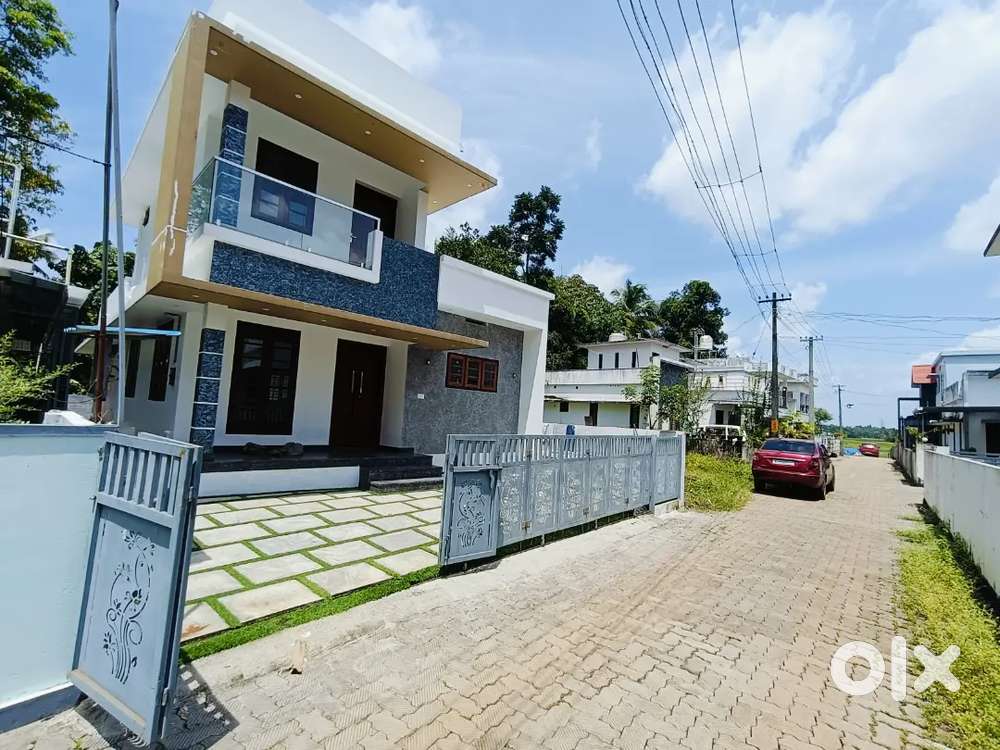 Chengamanad Chungam 4.500 Cent 3 Bhk Attached 1450 Sqft. New House