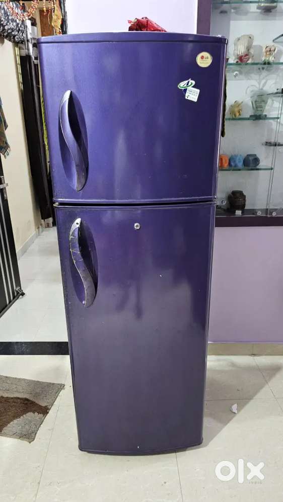 LG 246 Litre Double door Fridge at 7000/-