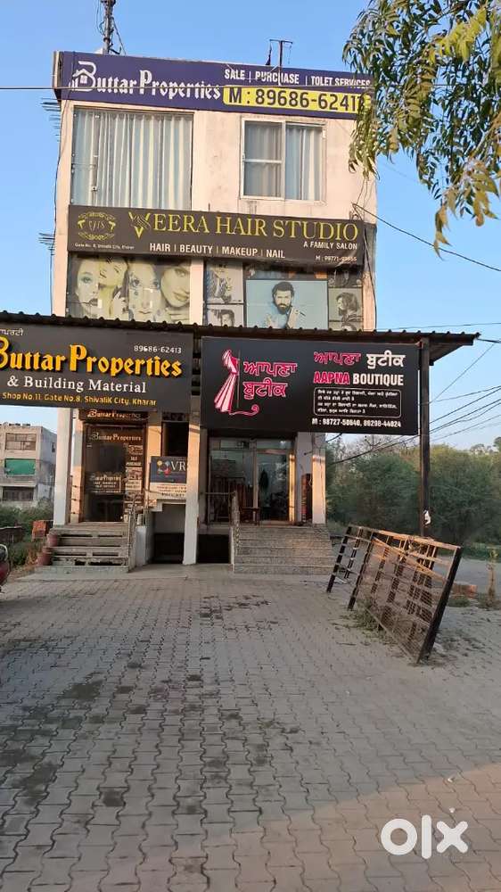 Corner showroom, first floor,  13x30, Gate no.8, Shivalikcity-127 sec