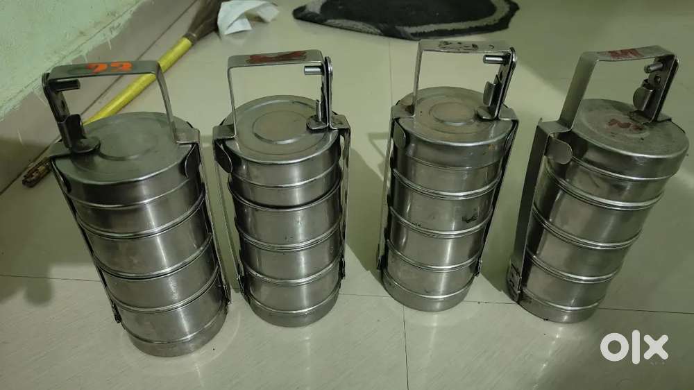 Tiffin (well condition, 4 tiffin)