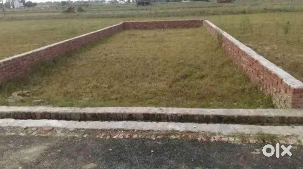 गोरखपुर कर्जहा मार्केट के पास अच्छे लोकेशन पर प्लाट है