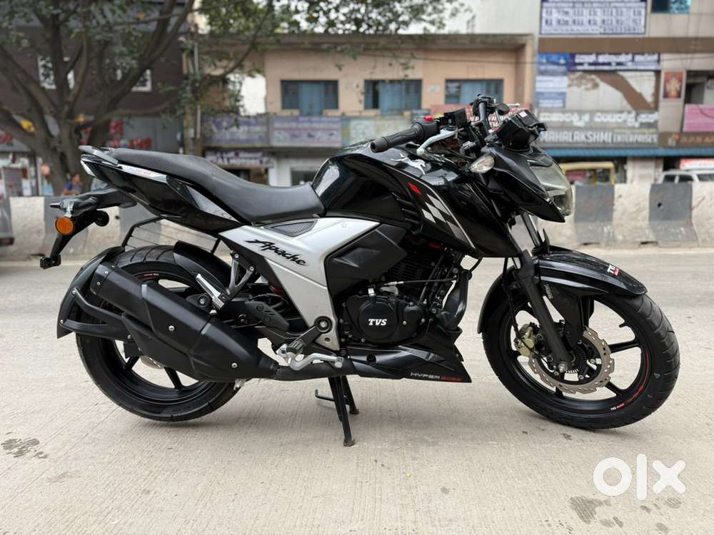 TVS Apache RTR 160 4v (Black)