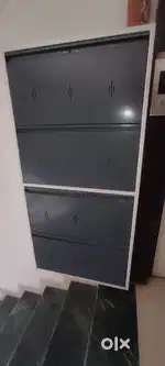SHOe Rack दोन वर्षापूर्वीच आहे