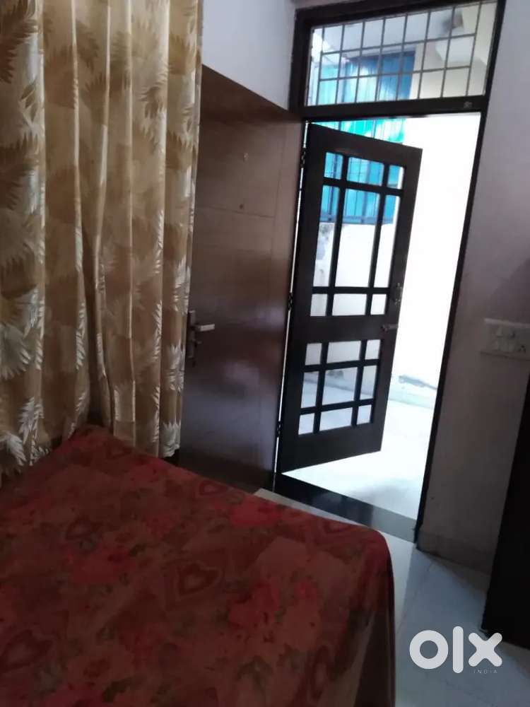 Pg for only girls near Guru Nanak Dev University 2000 per girl