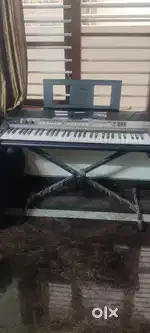 yamaha keyboard with stand