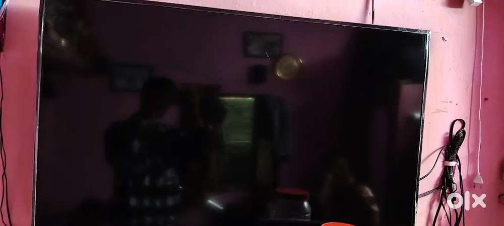 LED Tv (43) in black colour