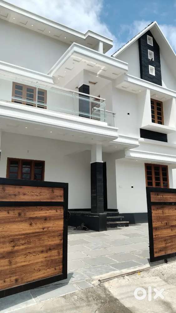 Kakkanad Infopark Pukkaattupady 4bhk 4.500cent