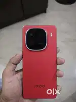 Iqoo 12 Red colour