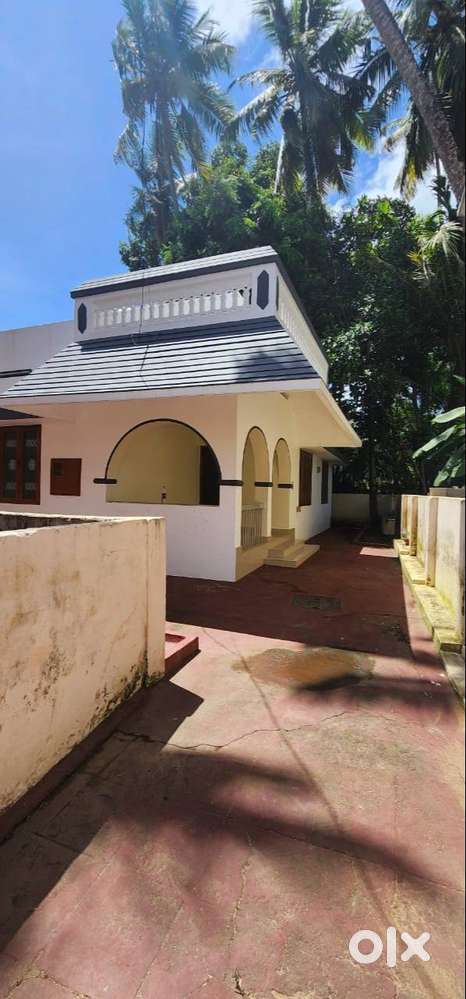 Independent Single Story House in Manacaud (Scooter Access)