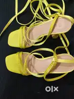 H&M heels green for 2500
