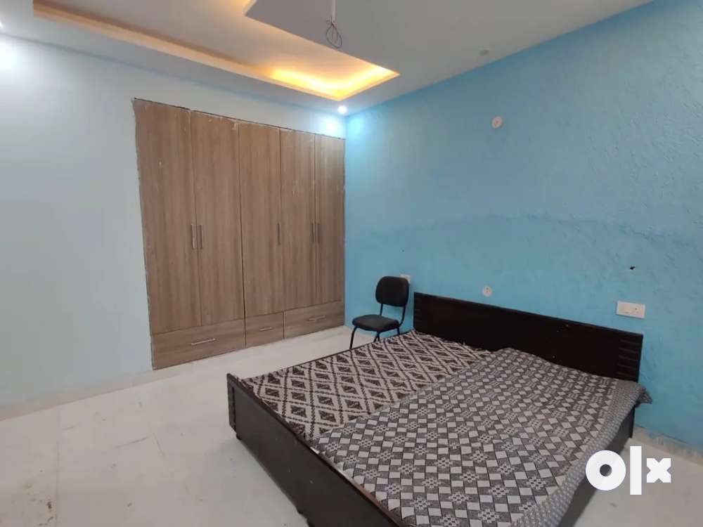 200 gaz 3bhk flat (top floor with roof rights) for sale in Dhakoli