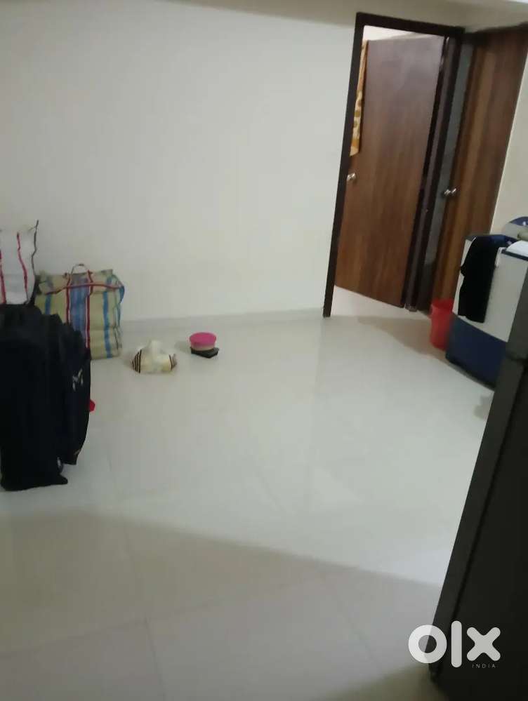 Roommate required