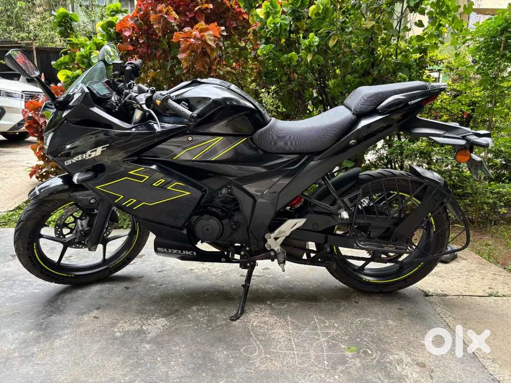 Suzuki Gixxer SF
