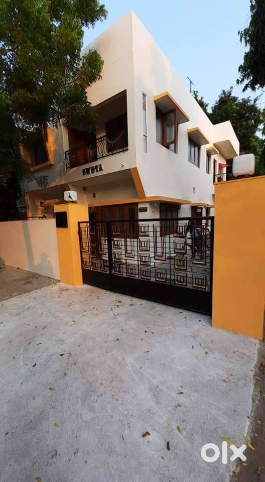 265 વાર નો પ્લોટ અને બે માળનો વિશાળ બંગલો