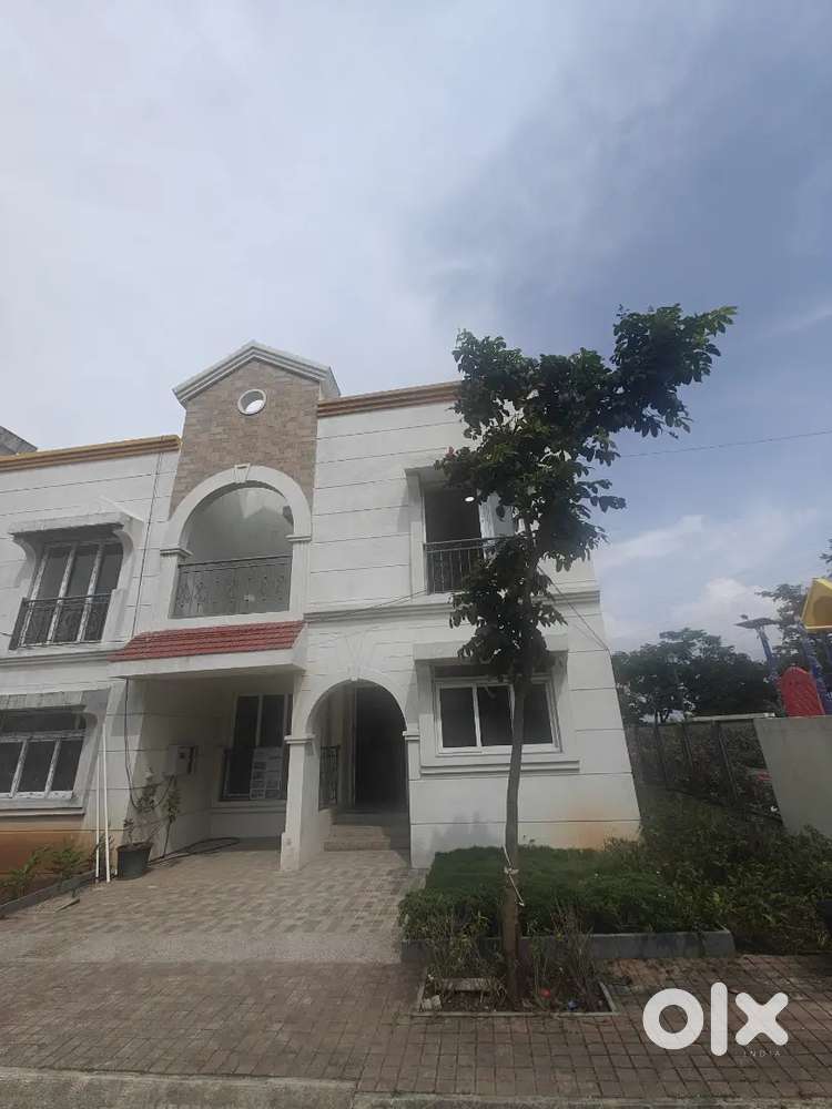 Bunglow/NA plots/ row house/lush greenery