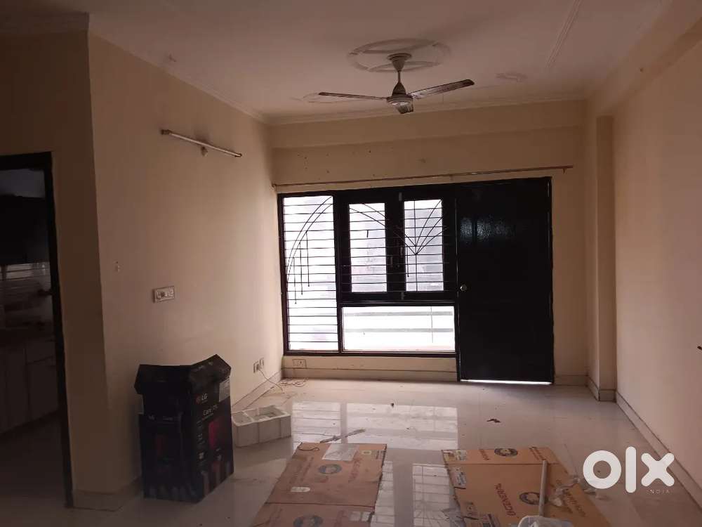 2 bhk flat available for rent at maple leaves apartment at minto road