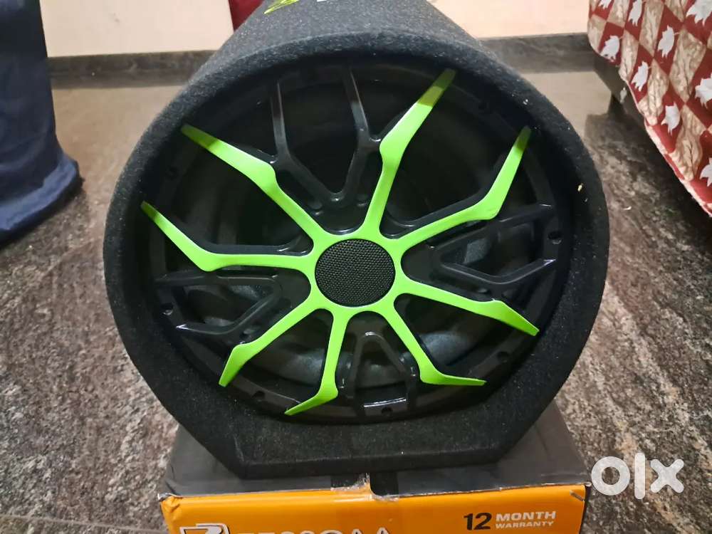 10 inch subwoofer with built in amplifier out put 5600w no used item