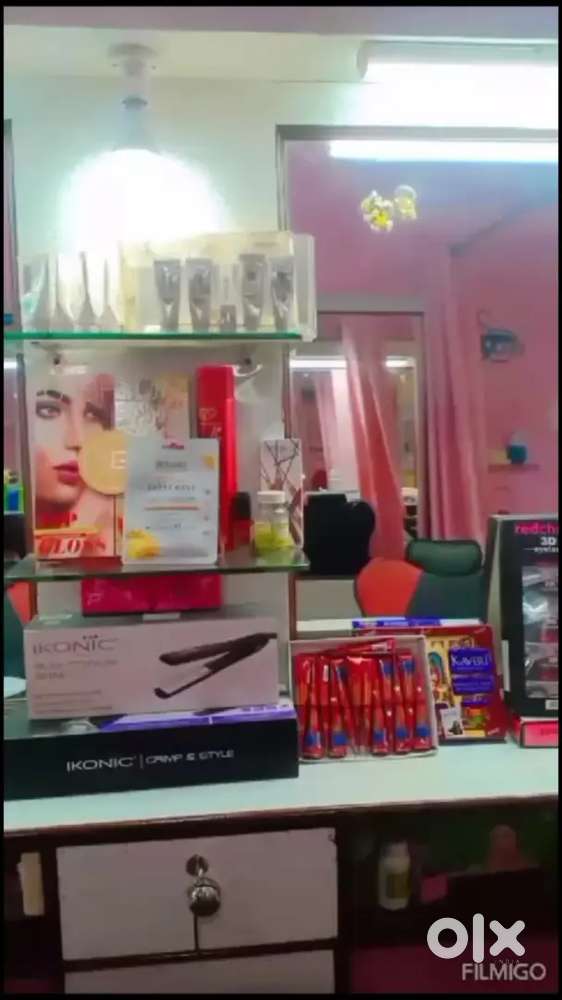 Parlour hairCutting Makeup ka pura saman tyar FOR SALE