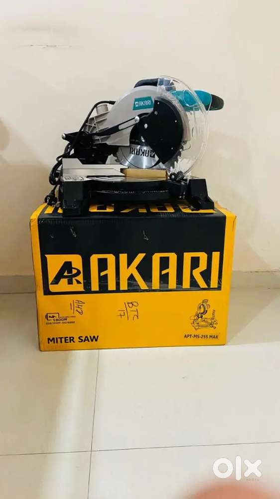 Akari meter saw machine with blade