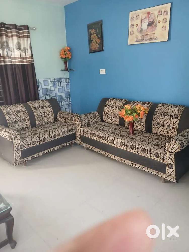 Sofa 5 seater made by tahali excellent condition