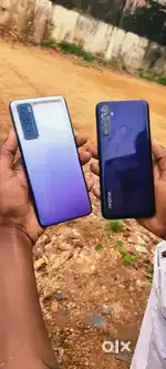 Realme 5s . Vivo v20se