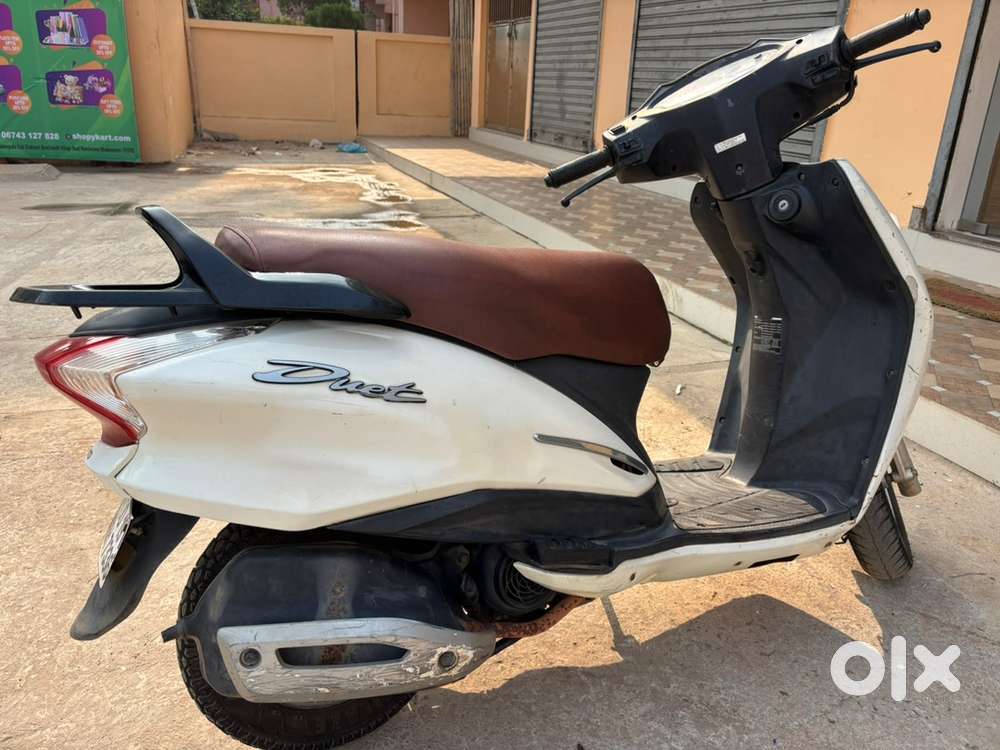 Hero Duet White Colour