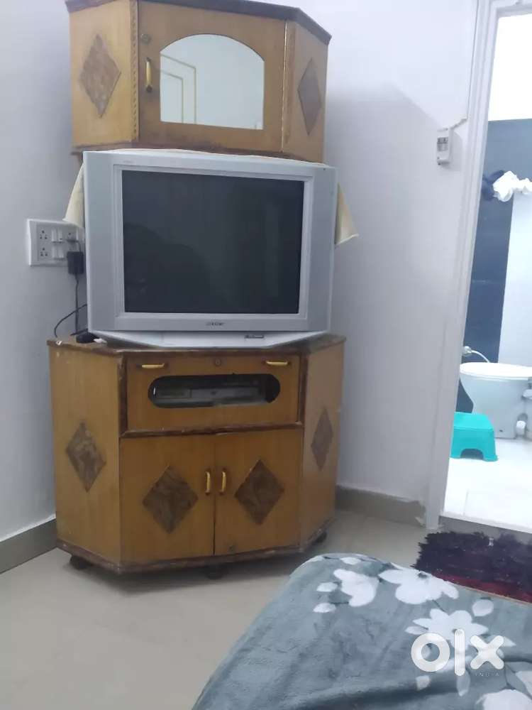 29 inch Sony TV working condition with trolley