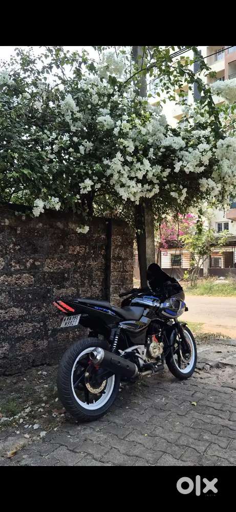 Bajaj pulsar 220f for urgent sale!