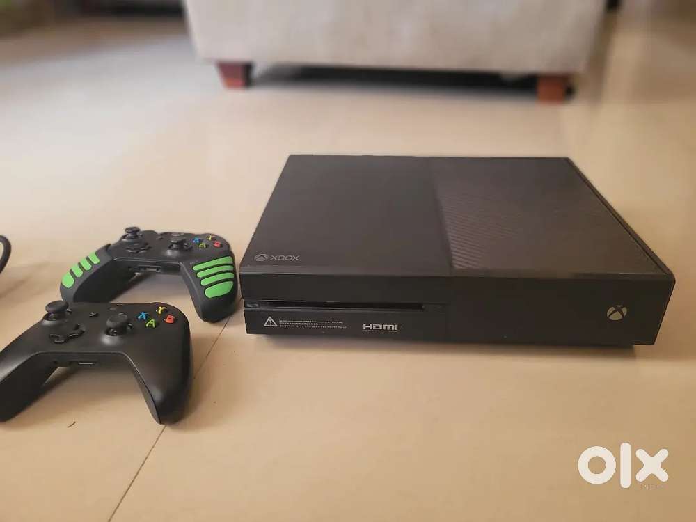 Xbox one 1 tb immaculate condition never repaired
