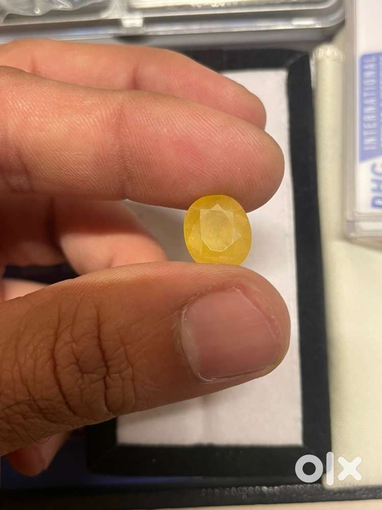 Natural Pukraj Yellow sapphire