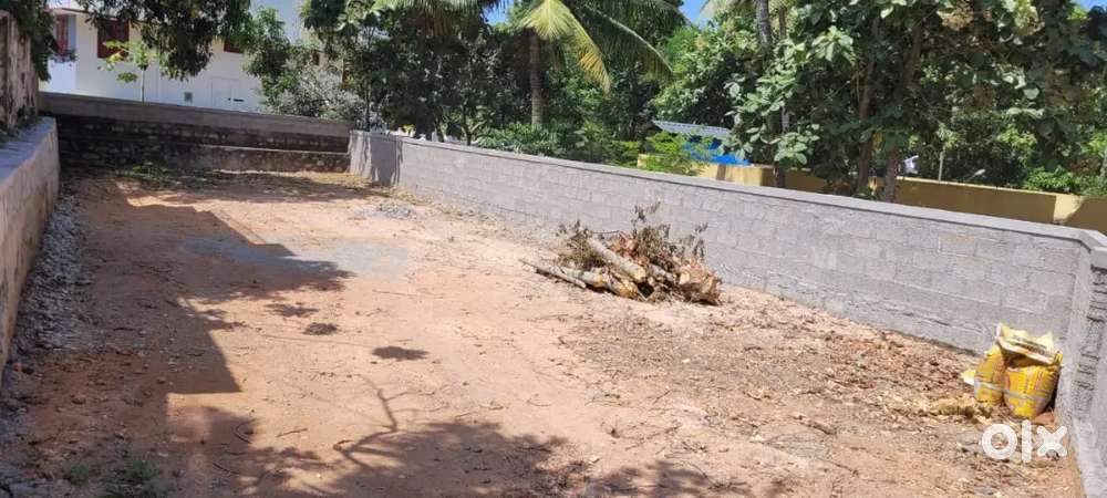 4.8 cent Residential plot for sale near SFS Vetturoad.