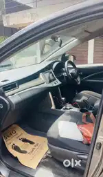 Toyota Innova Crysta G 2.8 2017