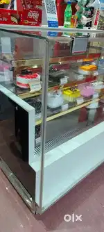 Display cake counter