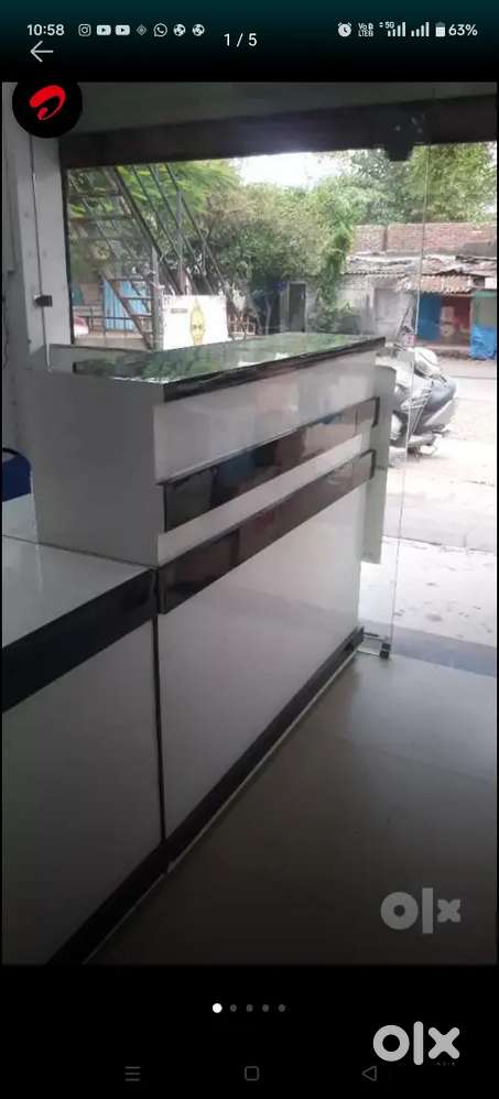Mobile shop furniture