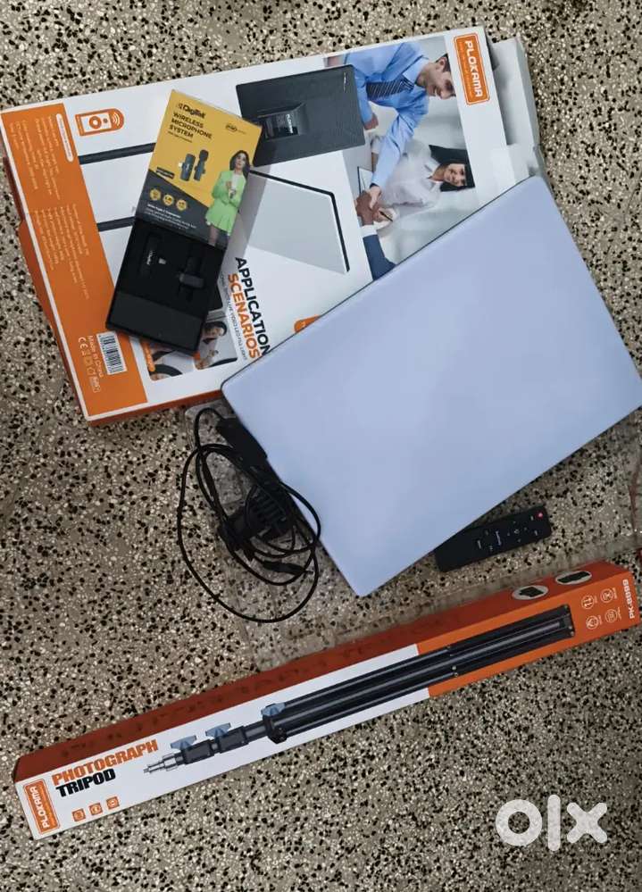 Professional shot live video LED Fill light with tripod and mic