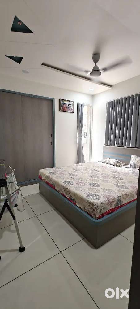 Beautiful 3 bhk furnished flat in a Good Area near Ambika Township